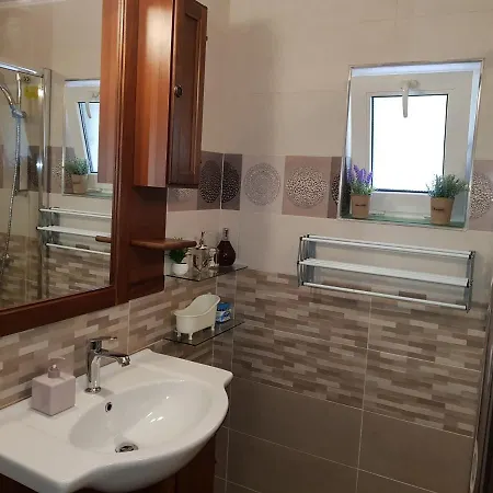 Abba Maritime Gazde/Camere de închiriat